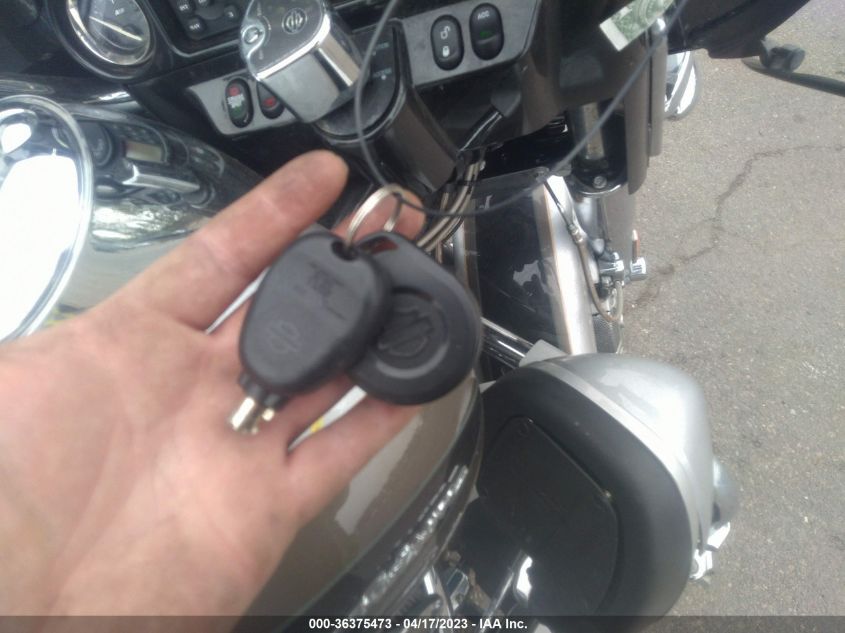 2013 HARLEY-DAVIDSON FLHTCUSE CVO ULTRA CLS ELECTRA GLD - 1HD1PR815DB957881
