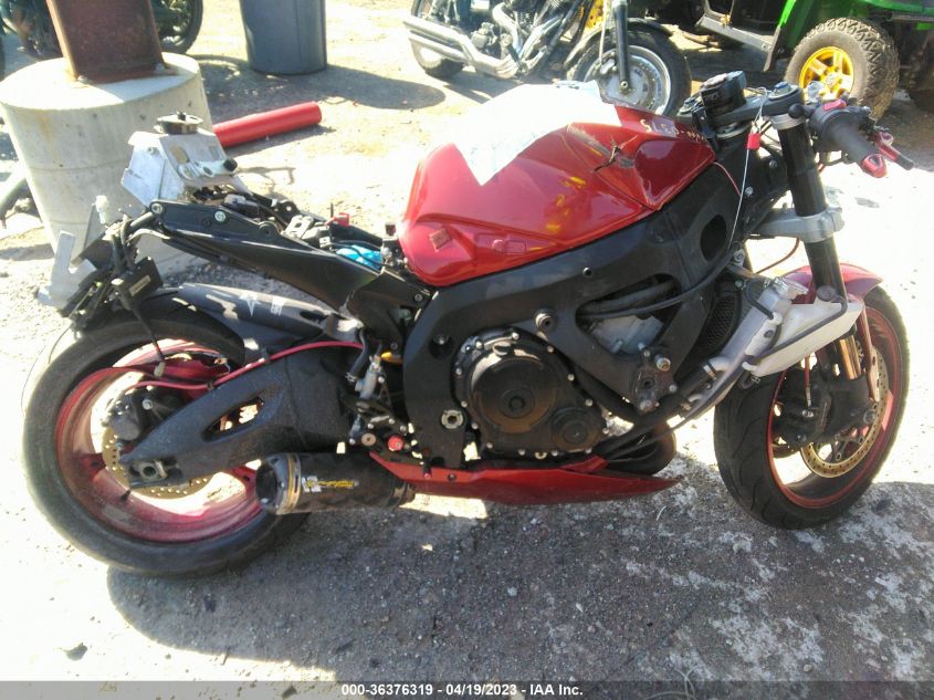 2007 SUZUKI GSX-R750 - JS1GR7KA572110375
