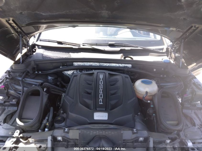2018 PORSCHE MACAN S - WP1AB2A5XJLB33903