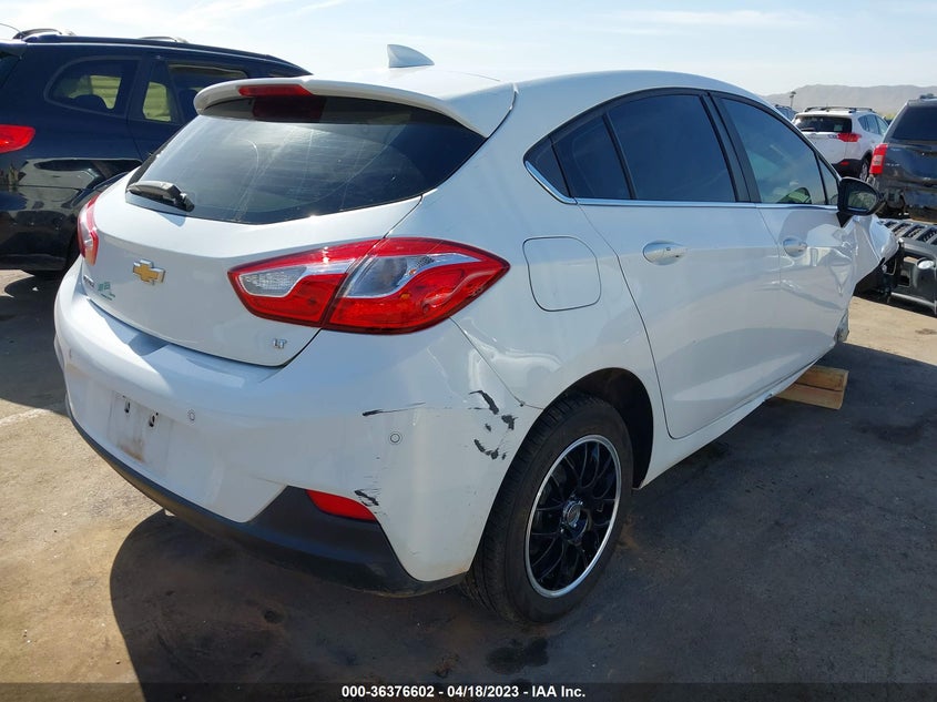 VIN 3G1BE6SM7JS644594 2018 CHEVROLET CRUZE LT