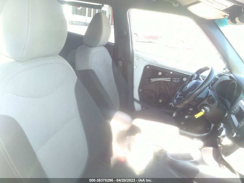 2015 KIA SOUL + - KNDJP3A56F7117142