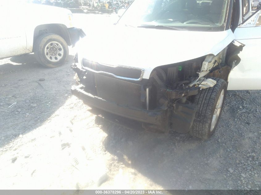 2015 KIA SOUL + - KNDJP3A56F7117142