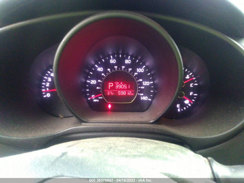 2016 KIA SOUL + - KNDJP3A55G7400052