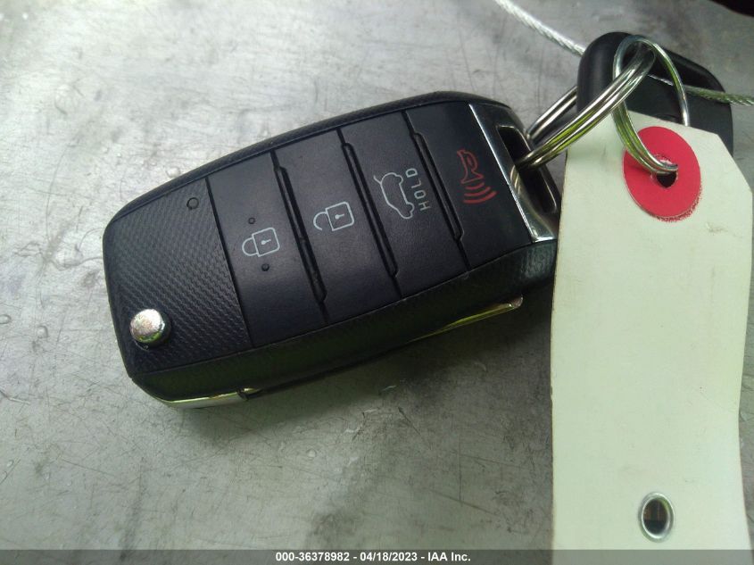 2016 KIA SOUL + - KNDJP3A55G7400052
