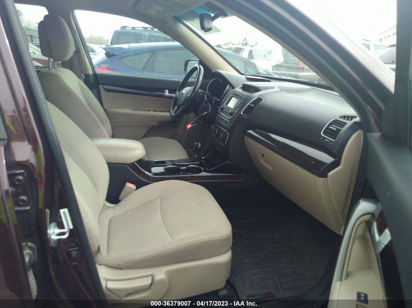 2015 KIA SORENTO LX - 5XYKTCA60FG615347