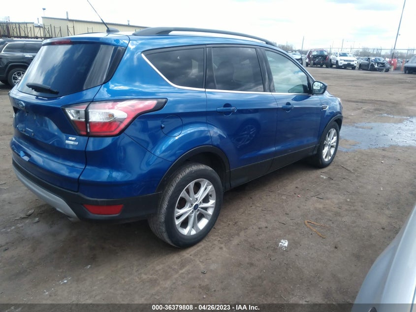 VIN 1FMCU9GD7JUB45413 2018 FORD ESCAPE SE