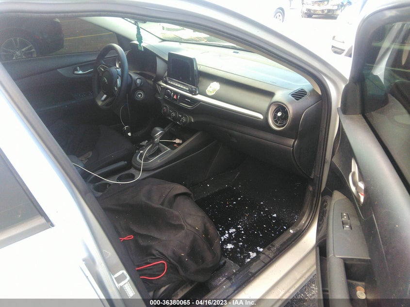 VIN 3KPF24AD1LE185667 2020 KIA FORTE LXS