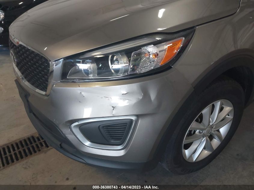 2016 KIA SORENTO LX - 5XYPGDA57GG175510