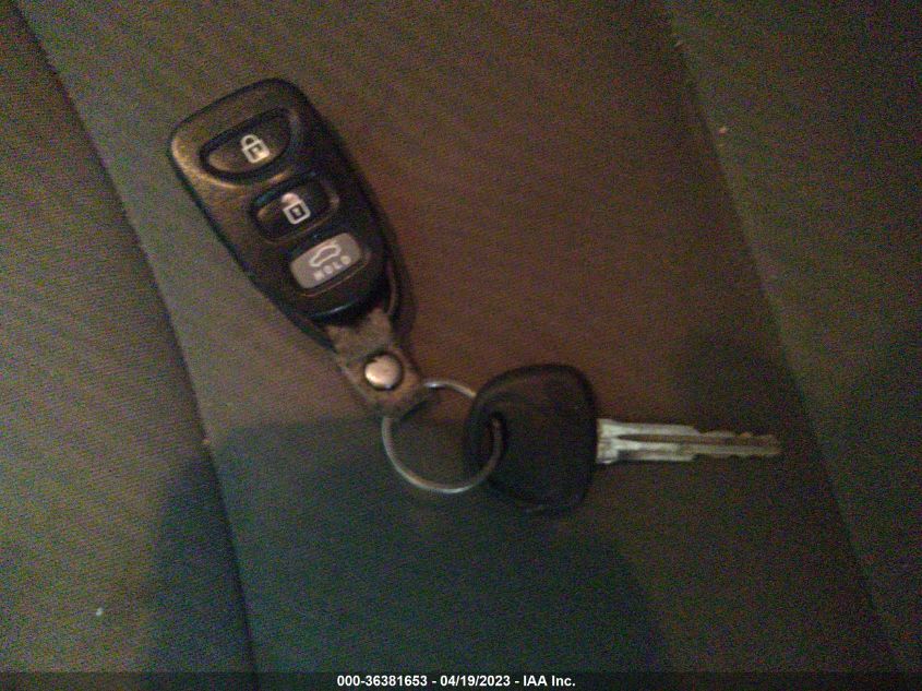 2013 HYUNDAI ELANTRA GLS - KMHDH4AE8DU541643
