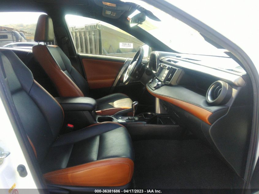 2017 TOYOTA RAV4 SE - JTMNFREV1HD095511