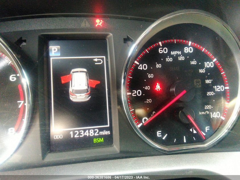 2017 TOYOTA RAV4 SE - JTMNFREV1HD095511