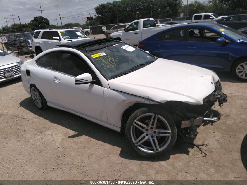 2013 MERCEDES-BENZ C 250 - WDDGJ4HB8DG075539