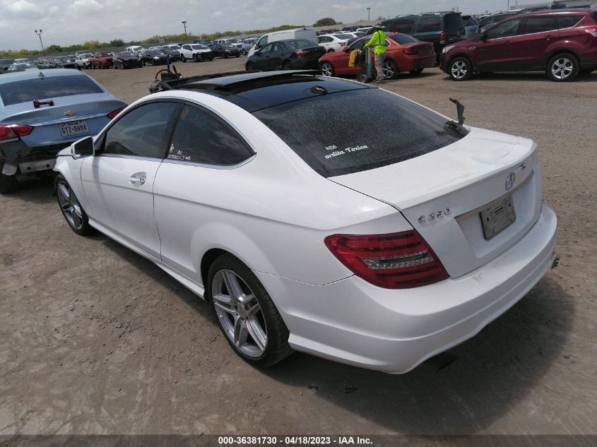 2013 MERCEDES-BENZ C 250 - WDDGJ4HB8DG075539