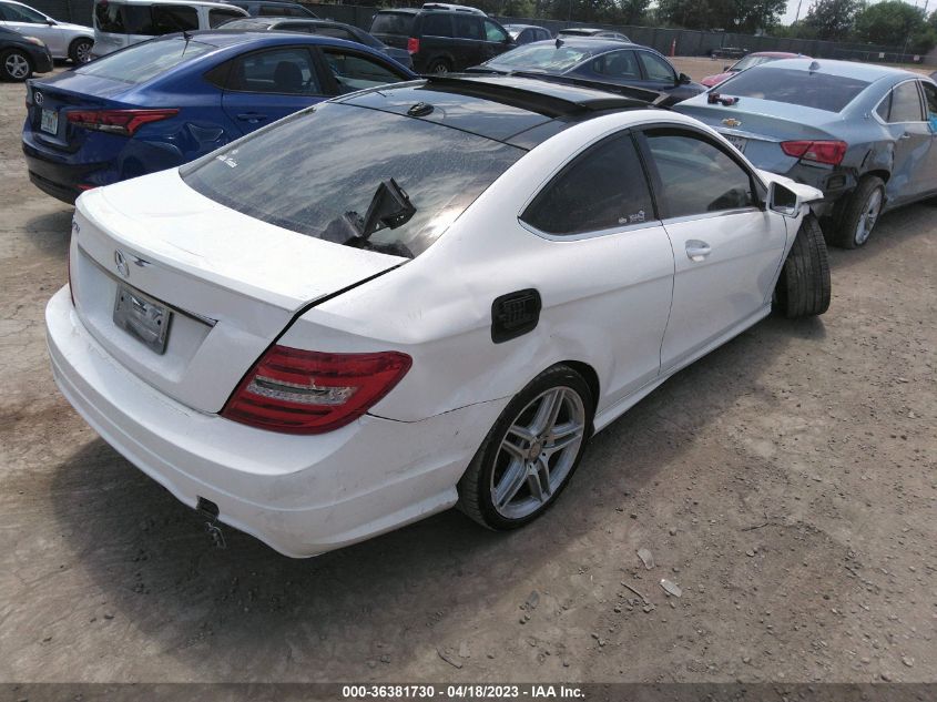 2013 MERCEDES-BENZ C 250 - WDDGJ4HB8DG075539