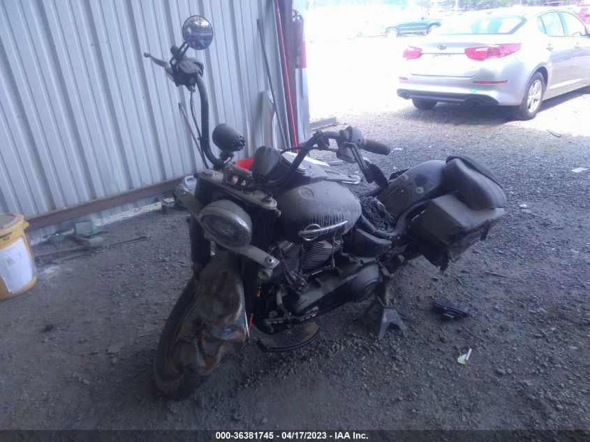 2019 HARLEY-DAVIDSON FLHCS 1HD1YBK21KB052038
