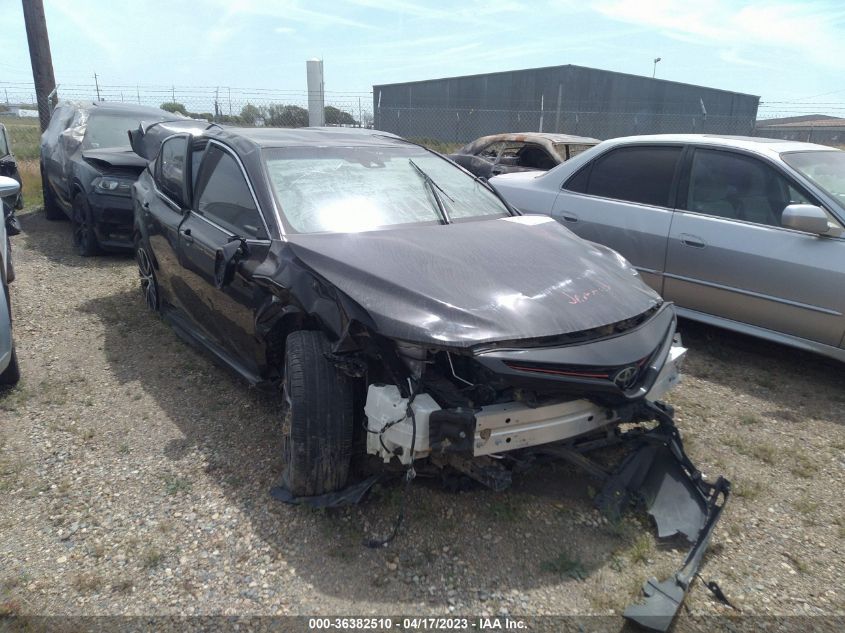 2018 TOYOTA CAMRY SE - 4T1B11HK0JU644637