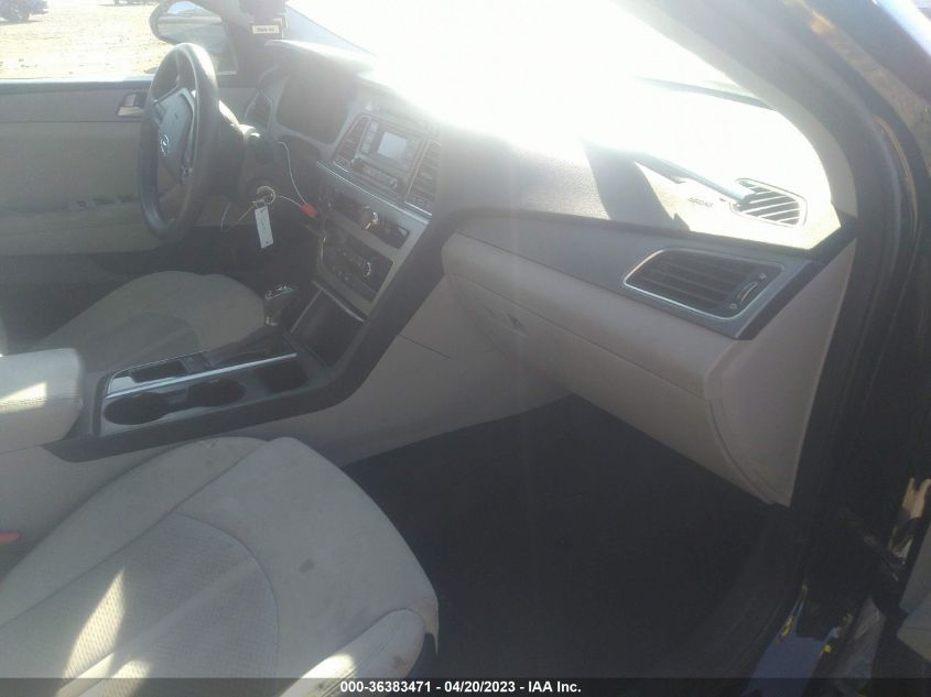 2015 HYUNDAI SONATA 2.4L SE - 5NPE24AF5FH138011