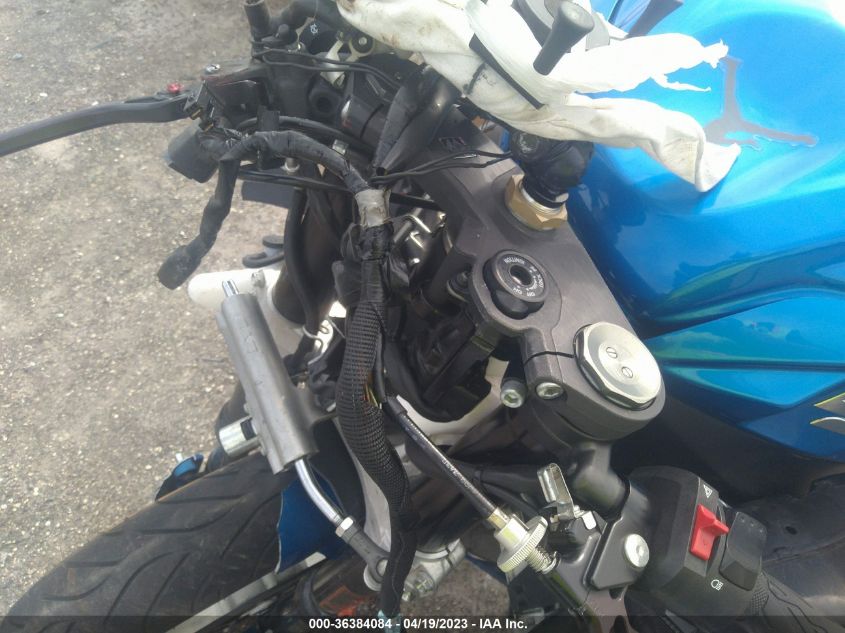 2013 SUZUKI GSX-R600 - JS1GN7FAXD2102659