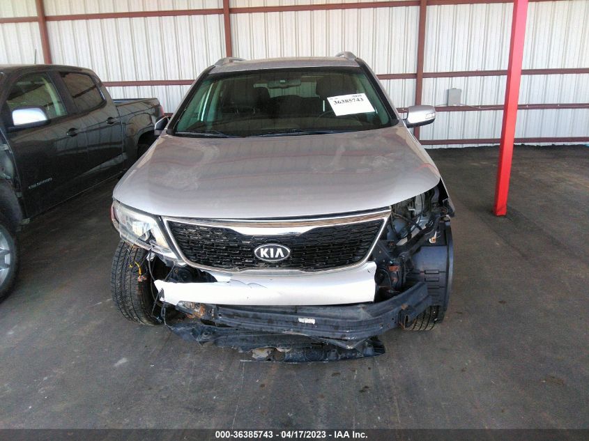 2014 KIA SORENTO LX - 5XYKTCA60EG505932