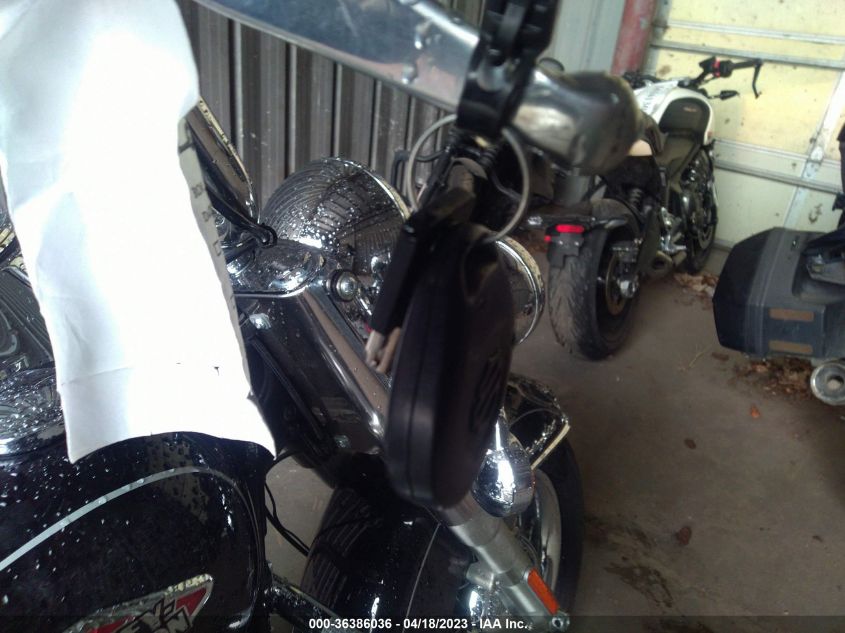 2013 HARLEY-DAVIDSON FLSTC HERITAGE SOFTAIL CLASSIC - 1HD1BWV18DB049698
