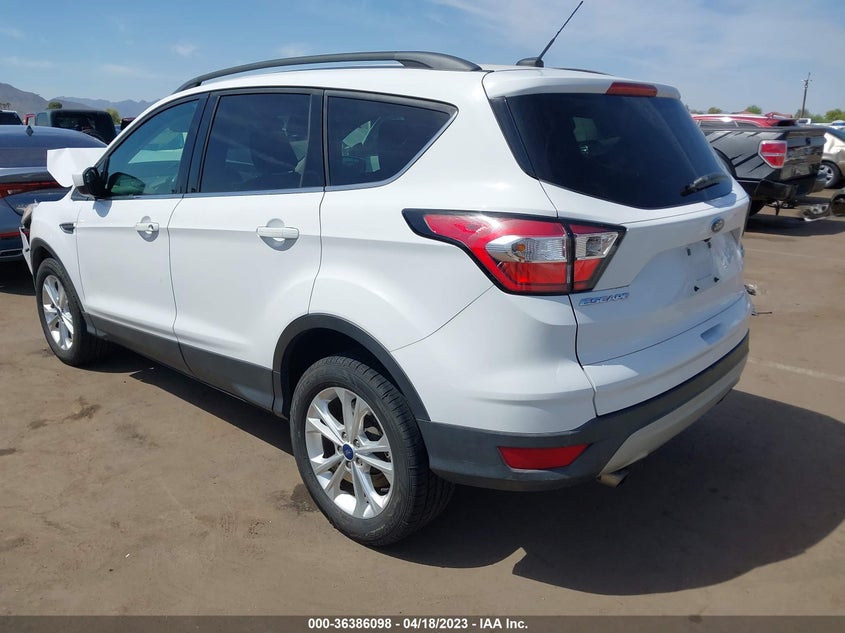 VIN 1FMCU9GD8JUB15286 2018 FORD ESCAPE SE