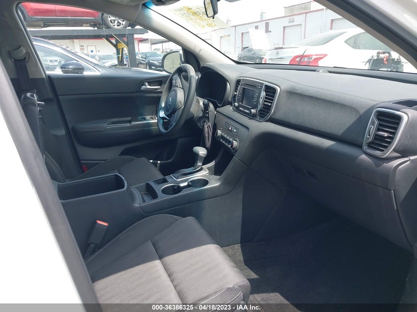 VIN KNDPMCAC1H7300209 2017 KIA SPORTAGE LX