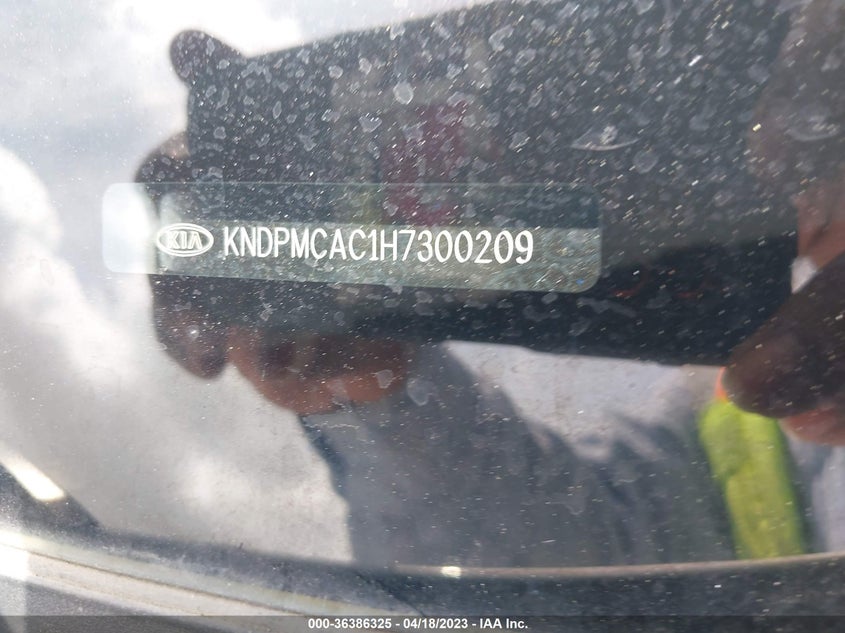 VIN KNDPMCAC1H7300209 2017 KIA SPORTAGE LX