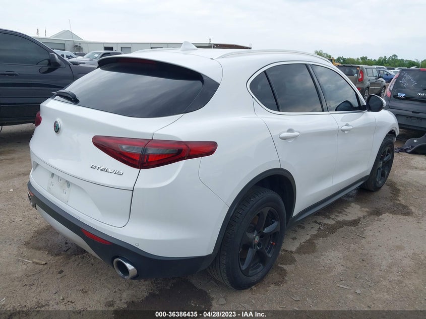 VIN ZASFAKANXJ7B98292 2018 ALFA ROMEO STELVIO