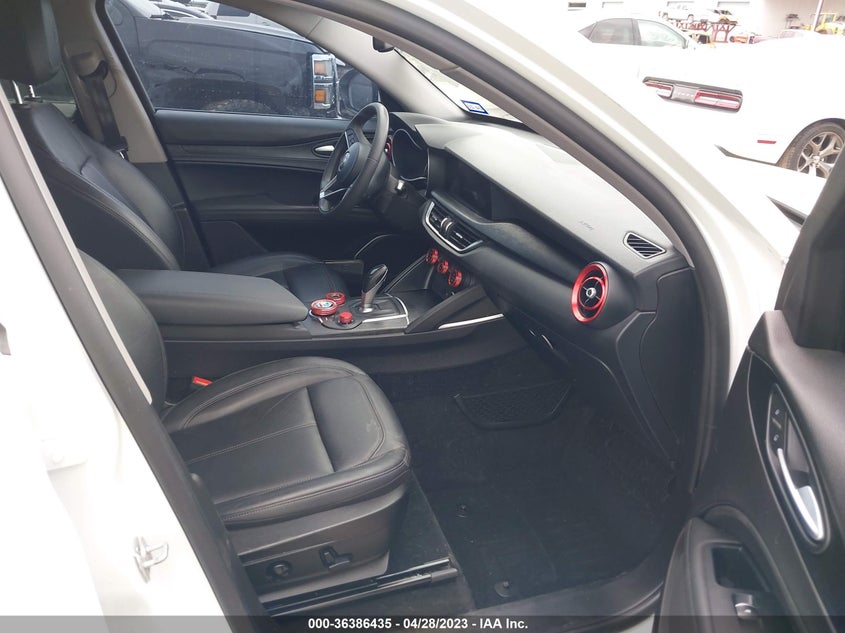 VIN ZASFAKANXJ7B98292 2018 ALFA ROMEO STELVIO