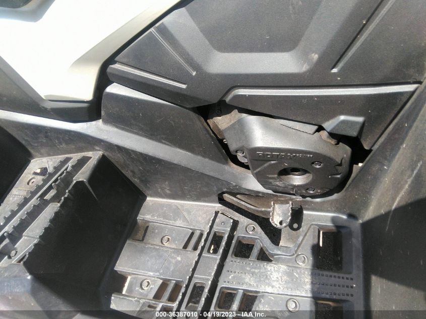 2015 CAN-AM OUTLANDER MAX 1000 LIMITED - 3JBLVAP29FJ000021