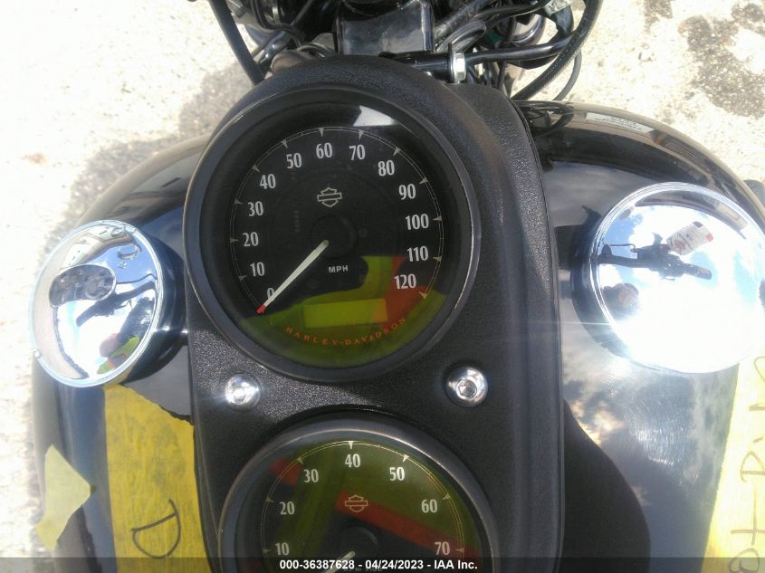 2017 HARLEY-DAVIDSON FXDLS 1HD1GS814HC315675
