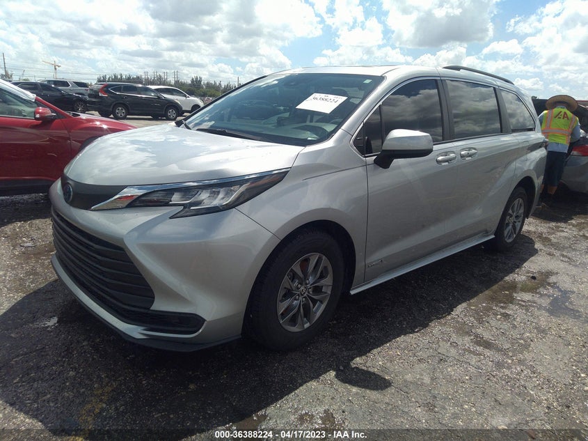 VIN 5TDBSKFC2MS003565 2021 TOYOTA SIENNA LE