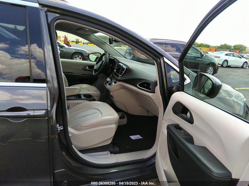 VIN 2C4RC1DG8MR551719 2021 CHRYSLER VOYAGER LXI