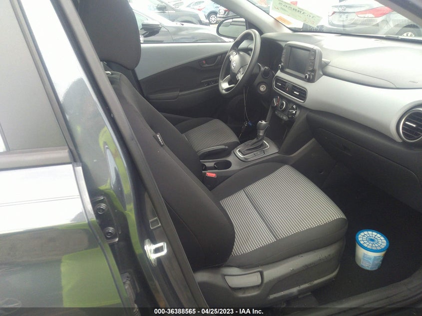 VIN KM8K12AA7LU523100 2020 HYUNDAI KONA SE