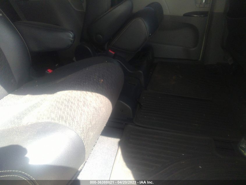2013 TOYOTA SIENNA SE - 5TDXK3DC3DS402080