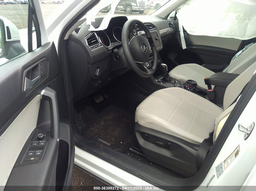 VIN 3VV2B7AX9LM065763 2020 VOLKSWAGEN TIGUAN SE/SEL/SE R-LINE BLACK