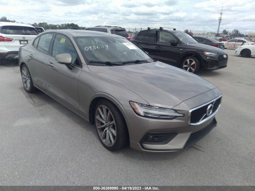2021 VOLVO S60 MOMENTUM - 7JR102FK4MG093659