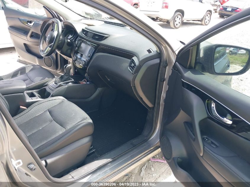 2017 NISSAN ROGUE SPORT SL - JN1BJ1CP8HW017886