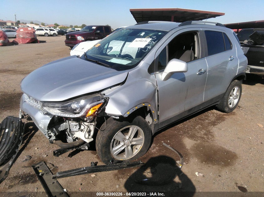 VIN KL7CJPSB1JB570819 2018 CHEVROLET TRAX LT