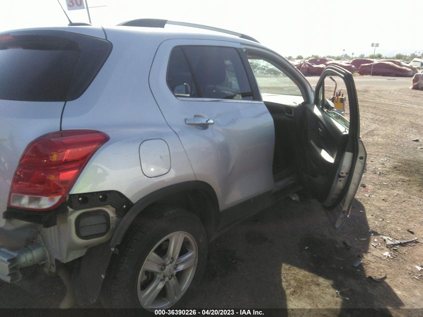 VIN KL7CJPSB1JB570819 2018 CHEVROLET TRAX LT