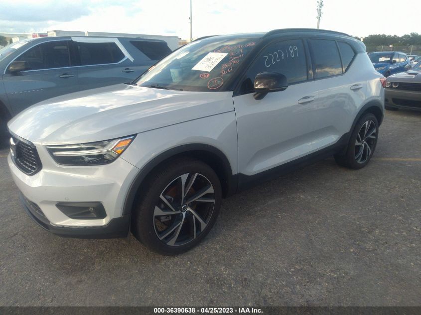2020 VOLVO XC40 R-DESIGN YV4162UM4L2227189