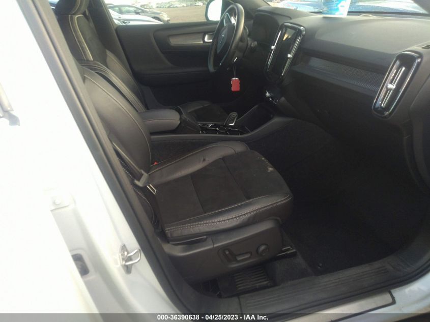 2020 VOLVO XC40 R-DESIGN YV4162UM4L2227189