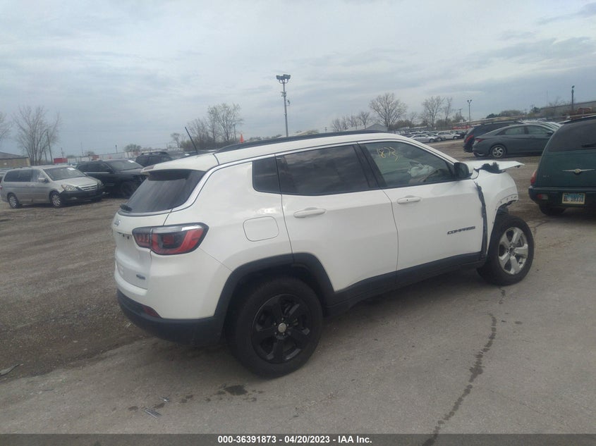 VIN 3C4NJDBB1KT807156 2019 JEEP COMPASS LATITUDE