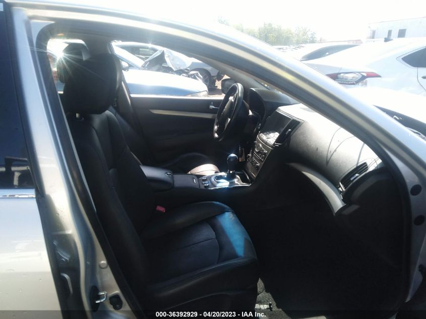 2015 INFINITI Q40 JN1CV6AR1FM650135