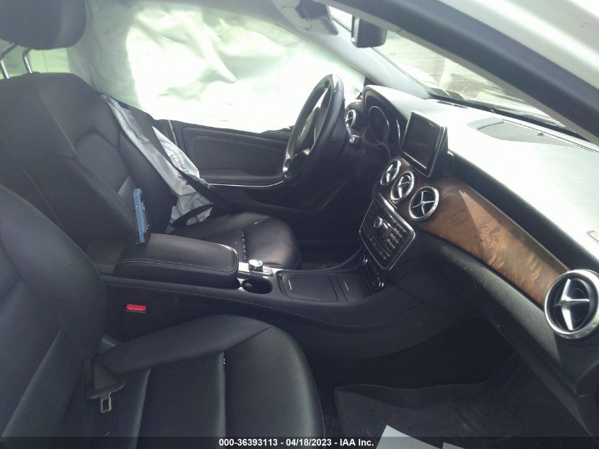 2015 MERCEDES-BENZ GLA-CLASS GLA 250 - WDCTG4GB7FJ185412