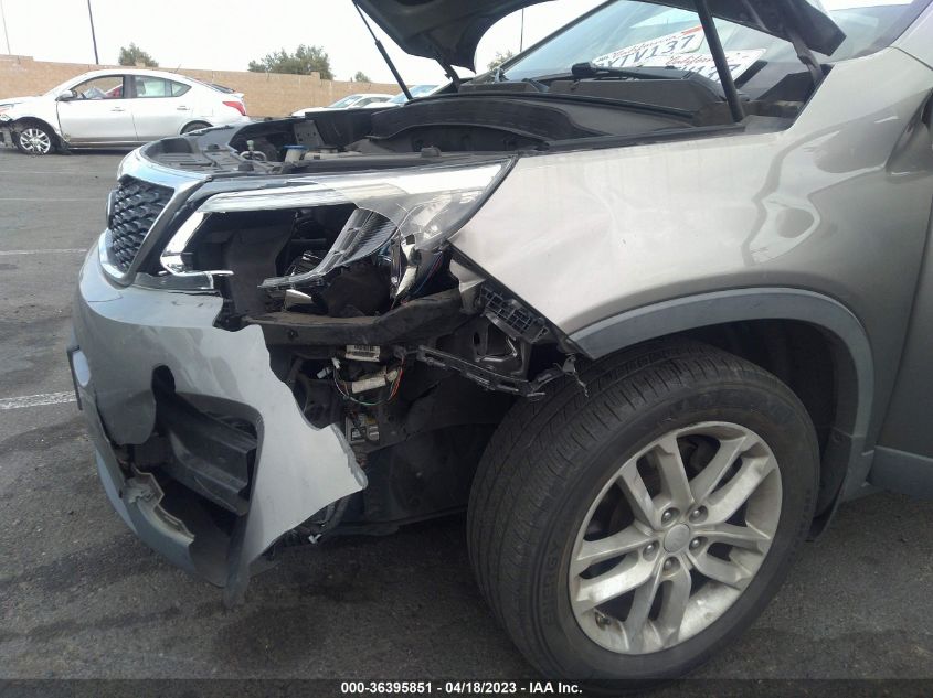 2014 KIA SORENTO LX - 5XYKT3A64EG483143