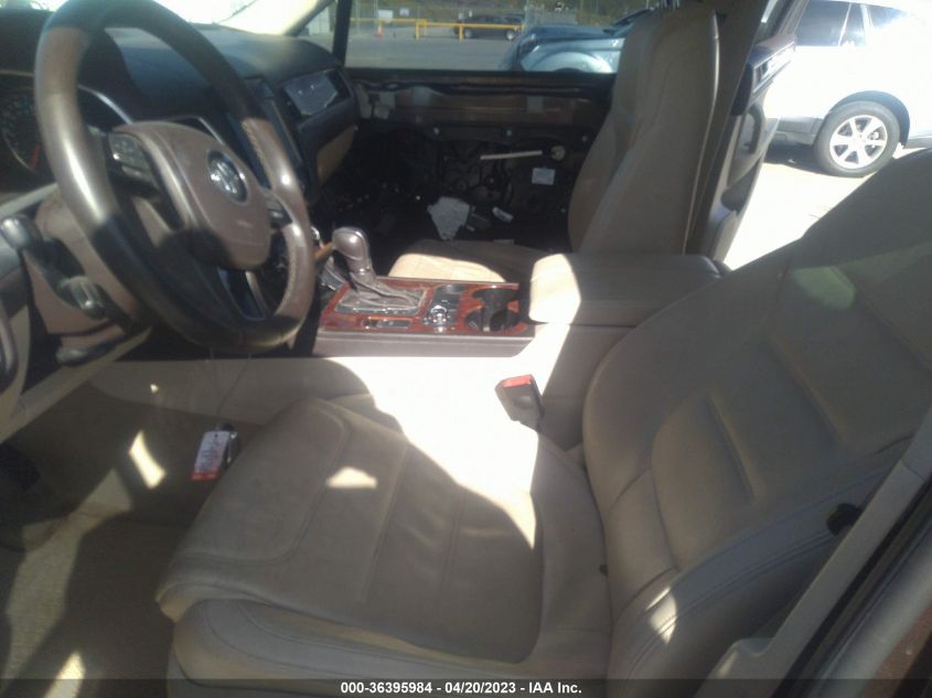 2013 VOLKSWAGEN TOUAREG LUX WVGEP9BP4DD013179