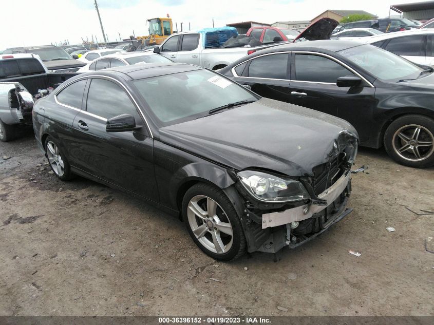 2014 MERCEDES-BENZ C 250 - WDDGJ4HB9EG328563