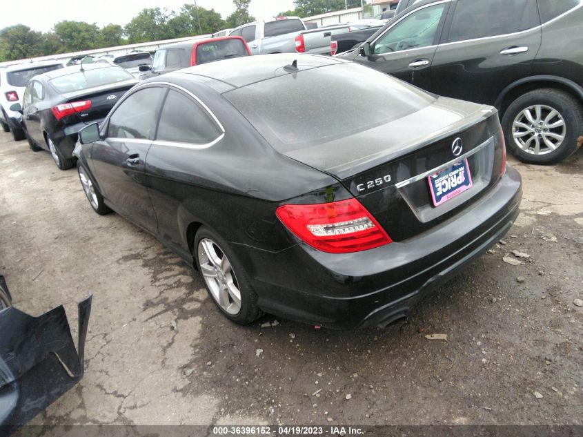 2014 MERCEDES-BENZ C 250 - WDDGJ4HB9EG328563