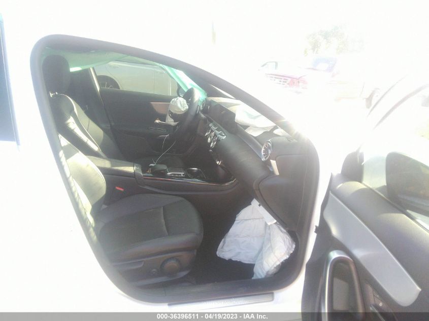 2022 MERCEDES-BENZ A-CLASS A 220 W1K3G4EB0NJ361102